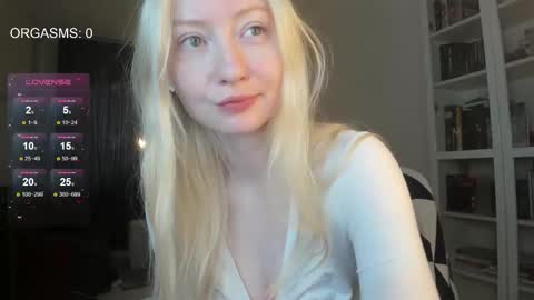 SOPHIE online show from 09-24-25, 04:16