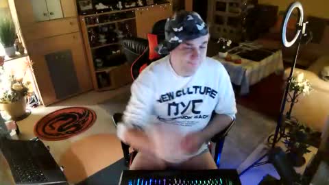 Snapshot of google5001 chatting on 10-03-25, 03:47 google5001 online show from 10-03-25, 03:47