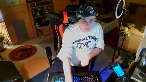 Snapshot of google5001 chatting on 12-01-25, 06:24 google5001 online show from 12-01-25, 06:24