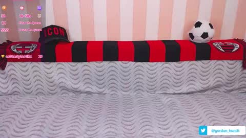 Snapshot of gordonhunt chatting on 12-18-24, 02:38 Gordon Hunt online show from 12-18-24, 02:38