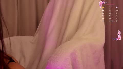 Snapshot of gorgeous_brunette chatting on 02-28-25, 03:04 Rose online show from 02-28-25, 03:04