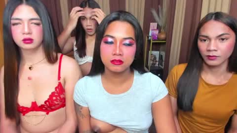 RIANA online show from 04-22-26, 07:11