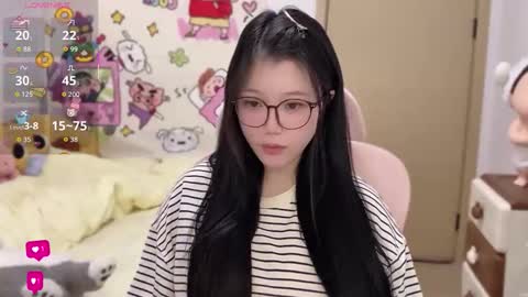 gorgeous girl33 online show from 11-08-25, 01:50