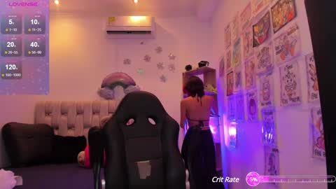 i am Jessi  I love animals and drawing I hope to get along with everyone. XOXO online show from 01-27-25, 08:07