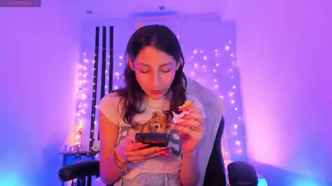 i am Jessi  I love animals and drawing I hope to get along with everyone. XOXO online show from 02-13-26, 06:59