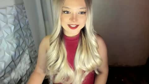 Snapshot of gorgeousamandarose chatting on 05-25-26, 03:12 Amanda rose online show from 05-25-26, 03:12