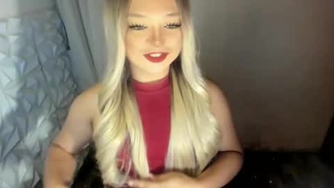 Snapshot of gorgeousamandarose chatting on 05-31-26, 02:35 Amanda rose online show from 05-31-26, 02:35
