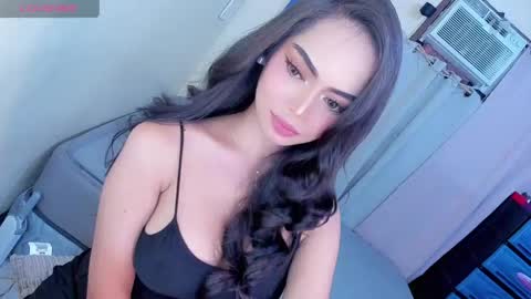 Snapshot of gorgeoustransgirl chatting on 04-16-26, 11:00 Emmy online show from 04-16-26, 11:00
