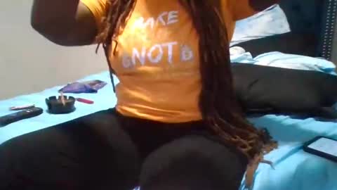 Sue Goddess online show from 11-25-25, 12:10