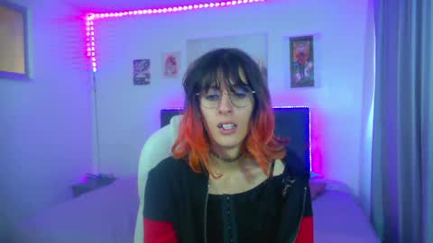 Snapshot of goth_minerva chatting on 05-09-26, 01:38 goth_minerva online show from 05-09-26, 01:38