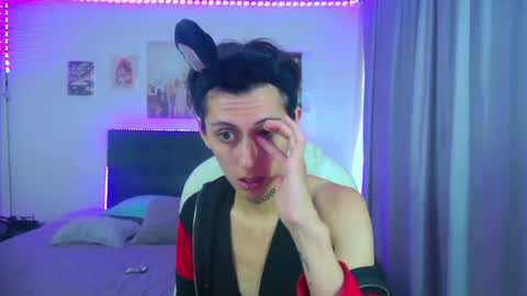 Snapshot of goth_minerva chatting on 05-11-26, 01:39 goth_minerva online show from 05-11-26, 01:39