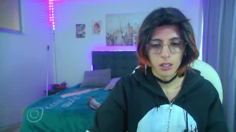 Snapshot of goth_minerva chatting on 05-18-26, 01:28 goth_minerva online show from 05-18-26, 01:28