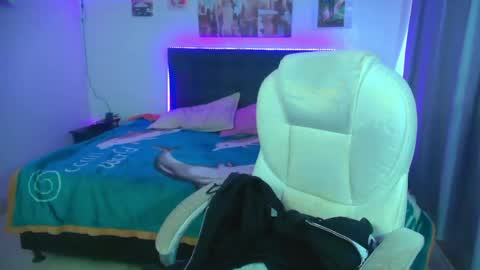 Snapshot of goth_minerva chatting on 05-24-26, 01:27 goth_minerva online show from 05-24-26, 01:27