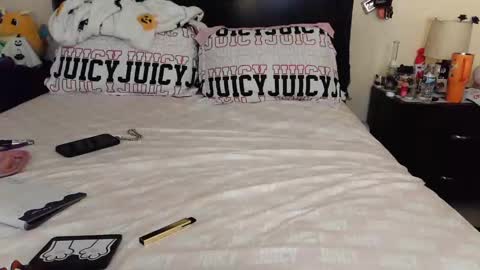 gothbaby305 online show from 11-16-25, 02:17