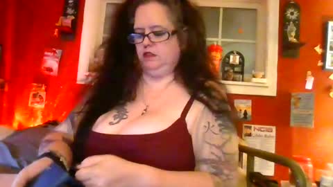 Snapshot of gothickmaiden chatting on 06-27-26, 02:27 GothickMaiden online show from 06-27-26, 02:27