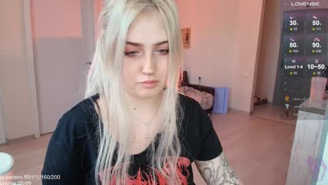 traumfrau Kira angel face devil eyes I SELL A LOT VIDEO IN GALLERY online show from 04-01-26, 01:41