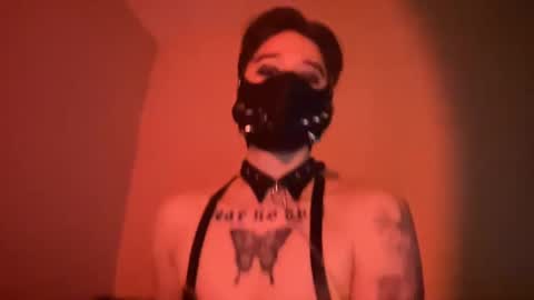 Snapshot of gothtransboy chatting on 10-06-25, 01:36 gothtransboy online show from 10-06-25, 01:36