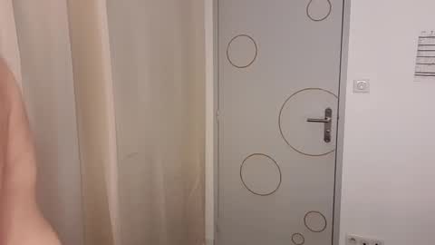 Snapshot of goura2000 chatting on 01-27-25, 07:56 goura2000 online show from 01-27-25, 07:56