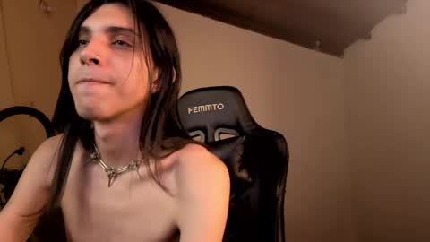 Snapshot of gowther__ chatting on 05-23-26, 08:18 angelito tu novio online show from 05-23-26, 08:18