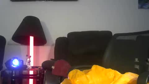 gr8peephole online show from 04-22-26, 11:39