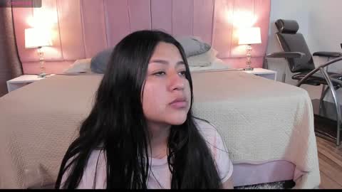 Snapshot of grace77_ chatting on 01-11-25, 11:45 Grace online show from 01-11-25, 11:45