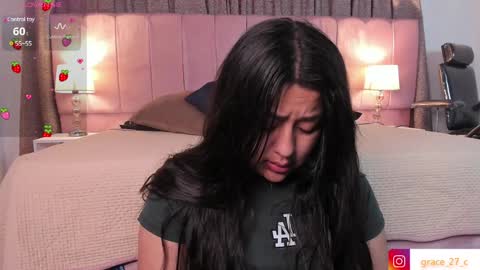 Snapshot of grace77_ chatting on 01-29-25, 12:02 Grace online show from 01-29-25, 12:02