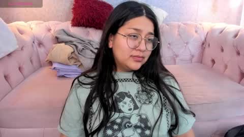 Snapshot of grace77_ chatting on 05-17-26, 01:29 Grace online show from 05-17-26, 01:29