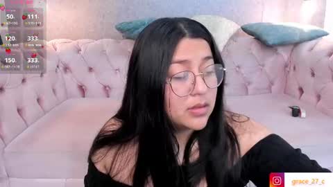 Snapshot of grace77_ chatting on 06-21-26, 06:21 Grace online show from 06-21-26, 06:21