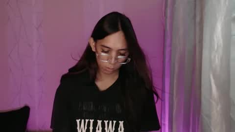 HoneyGrace online show from 11-19-25, 08:36