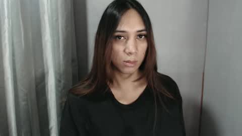 Snapshot of grace_for_youuu chatting on 04-23-26, 04:24 HoneyGrace online show from 04-23-26, 04:24