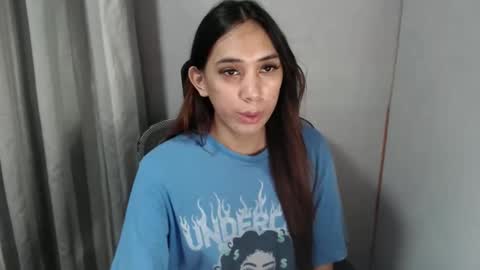 Snapshot of grace_for_youuu chatting on 06-10-26, 08:24 HoneyGrace online show from 06-10-26, 08:24