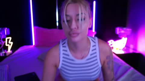 Snapshot of gracehotdavies chatting on 01-28-25, 08:58 Grace online show from 01-28-25, 08:58