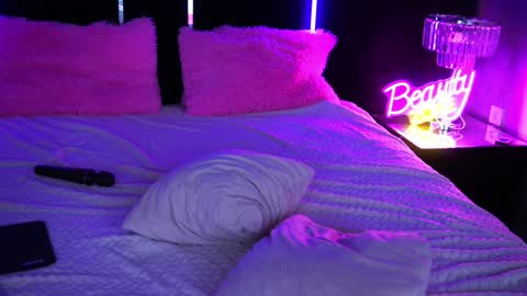 Snapshot of gracehotdavies chatting on 01-30-25, 12:50 Grace online show from 01-30-25, 12:50