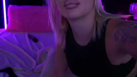Snapshot of gracehotdavies chatting on 02-21-25, 09:11 Grace online show from 02-21-25, 09:11