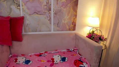 gracieave online show from 11-10-25, 01:48