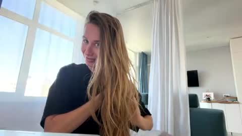 Emilia online show from 07-28-26, 06:09