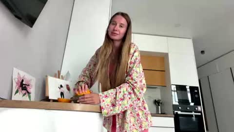 Emilia online show from 07-31-26, 06:35