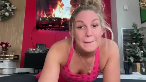 Snapshot of graciemae_baexx chatting on 12-06-24, 06:39 Gracie Mae online show from 12-06-24, 06:39