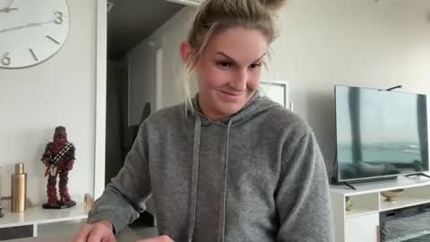 Snapshot of graciemae_baexx chatting on 03-03-25, 06:44 Gracie Mae online show from 03-03-25, 06:44