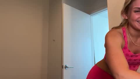 Snapshot of graciemae_baexx chatting on 03-06-25, 05:22 Gracie Mae online show from 03-06-25, 05:22