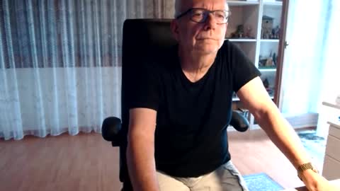 Snapshot of grandpach chatting on 06-03-26, 11:35 grandpach online show from 06-03-26, 11:35