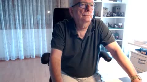 Snapshot of grandpach chatting on 06-04-26, 11:05 grandpach online show from 06-04-26, 11:05