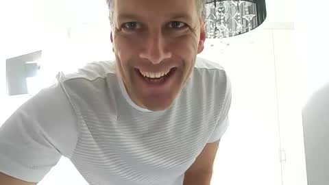 Snapshot of grattitude chatting on 05-15-26, 11:23 grattitude online show from 05-15-26, 11:23