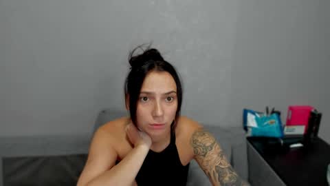 Anna online show from 05-20-26, 10:21