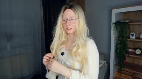 Scarlet online show from 07-13-26, 10:23