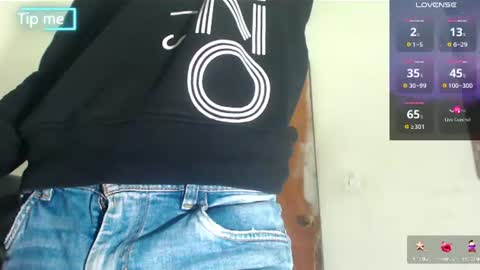 Snapshot of grayhorny chatting on 06-11-26, 12:32 Gray online show from 06-11-26, 12:32