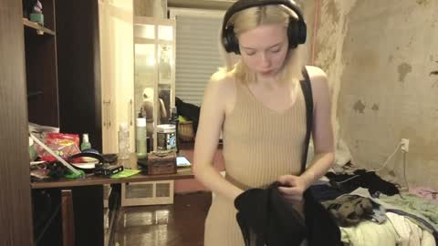 Snapshot of graylovescookies chatting on 12-21-24, 11:24 graylovescookies online show from 12-21-24, 11:24