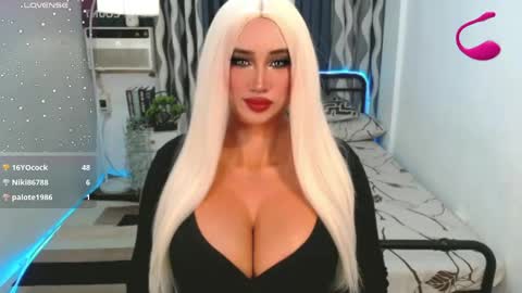 Snapshot of great_selfsuckerts chatting on 04-28-26, 10:48 PAULATHEONE online show from 04-28-26, 10:48