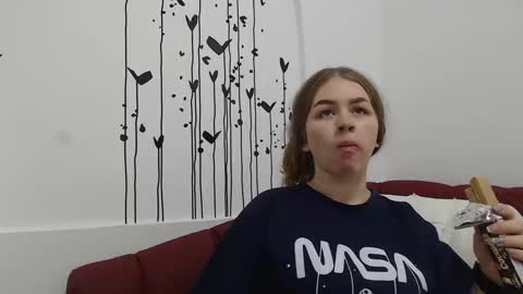 Snapshot of grecia_rouse chatting on 09-18-25, 12:34  GRECIA  online show from 09-18-25, 12:34