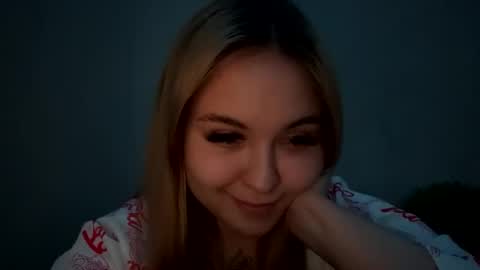 Snapshot of green_eyes_twinkl chatting on 02-02-25, 07:35 Lina 3 online show from 02-02-25, 07:35